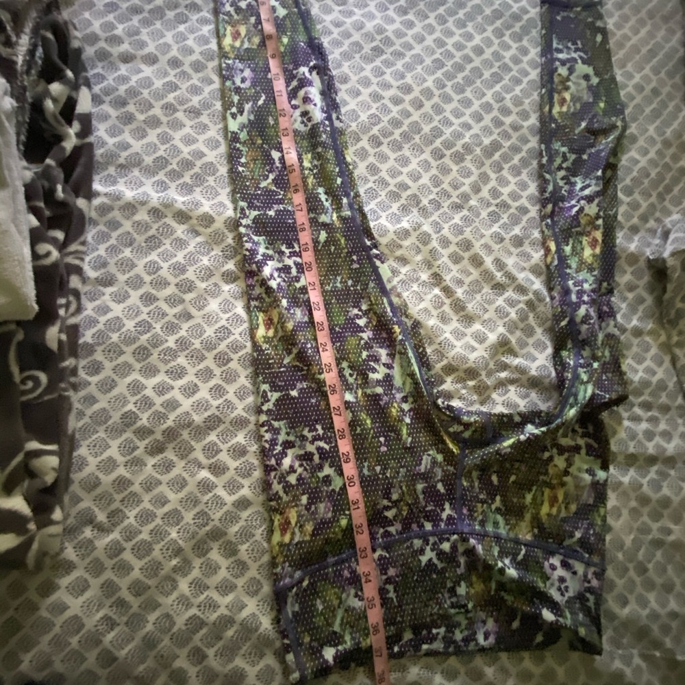 Lululemom leggings !! Nwnt - Picture 3 of 4